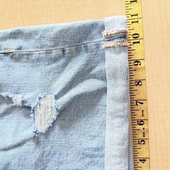 Old Navy Women Distressed Stretch Straight High Rise Buttons Blue Shorts 10 NWT - Picture 10 of 13